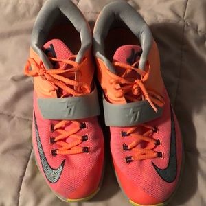Size 11 KD 7 Basketball Shoes